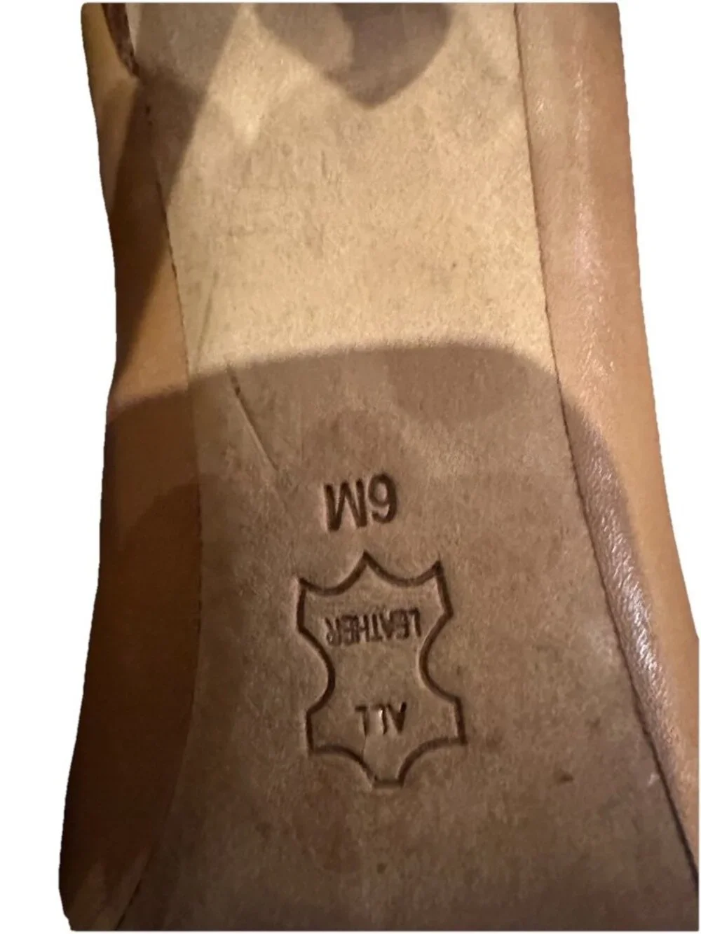 Tory Burch Leather Pumps Size 6 Nude Metal Logo Detail On Heel